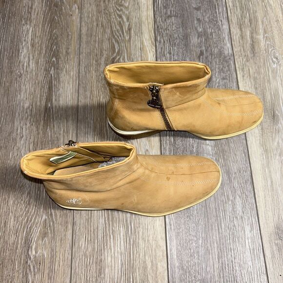 Timberland Camel Tan Nubuck Leather Wedge Zip Ankle Boots 37356 Womens US Size 8 - Picture 2 of 14